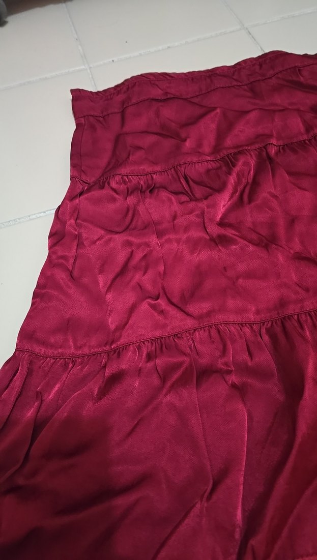 Bordo Renkli Saten Volanlı Midi Etek - Görsel 4