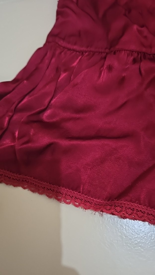 Bordo Renkli Saten Volanlı Midi Etek - Görsel 3