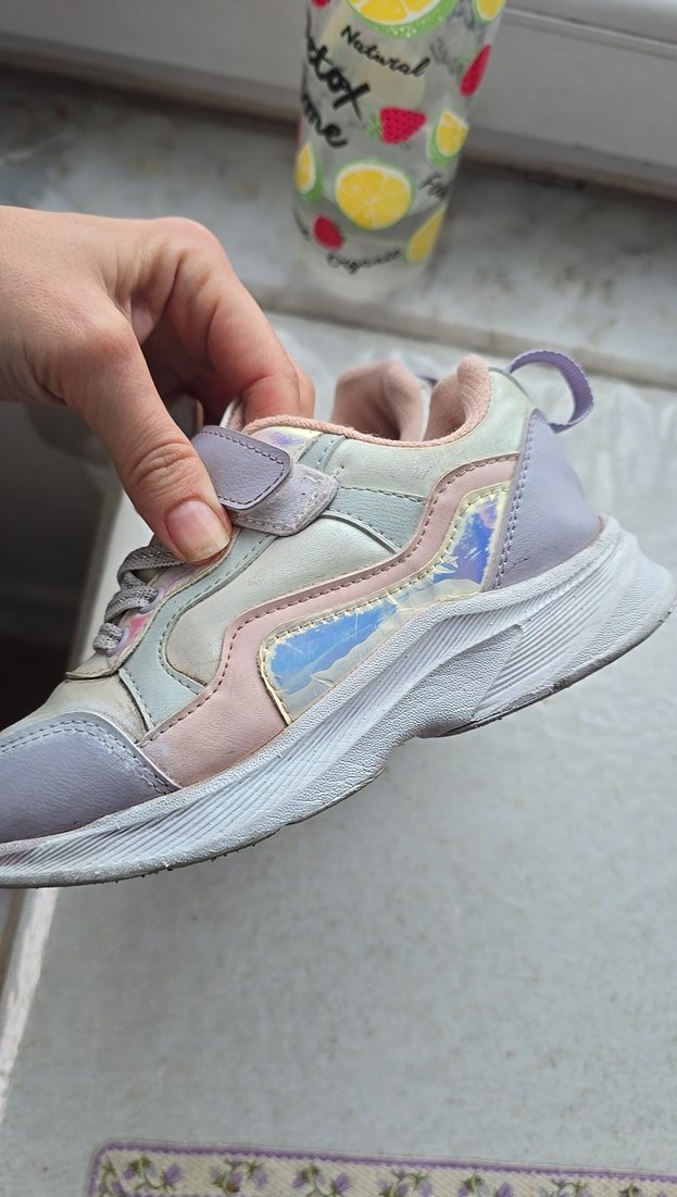 Kız Çocuk Gri Bağcıklı ve Cırt Cırtlı Spor Ayakkabı - Görsel 3