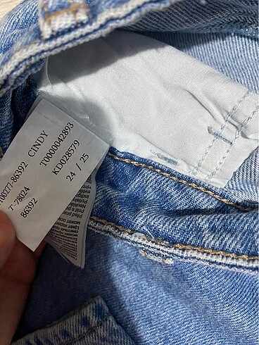 32 Beden mavi Renk Mavi Jean