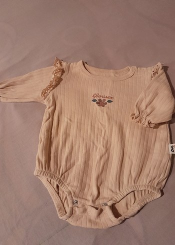 Bej Bebek Kız Uzun Kollu Fırfırlı Body