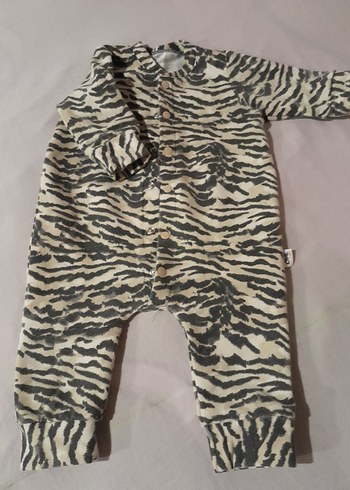Gri Zebra Desenli Uzun Kollu Bebek Tulumu