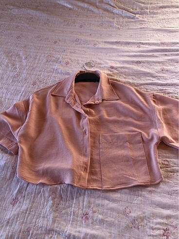 Pembe crop gömlek