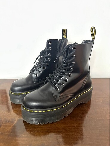 37 Beden Dr. Martens. Platform Bot