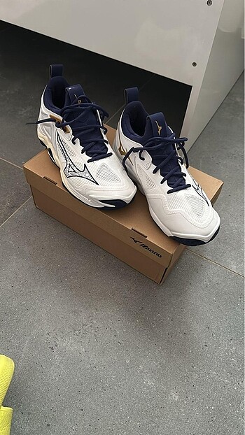 Mizuno voleybol wave momentum3