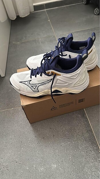 40 Beden Mizuno voleybol wave momentum3