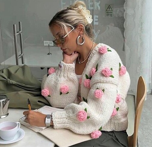 Zara Çiçekli crop hırka