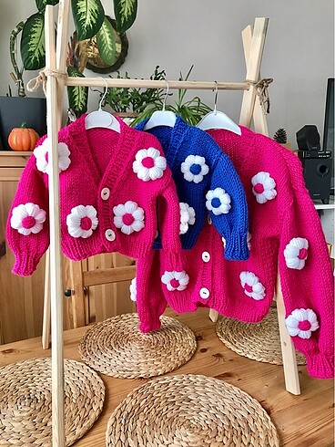 Çiçekli crop hırka