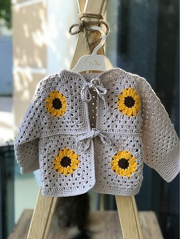 Zara Ayçiçekli hırka