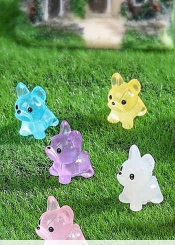 karanlıkta parlayan figurler.boyut 2 cm