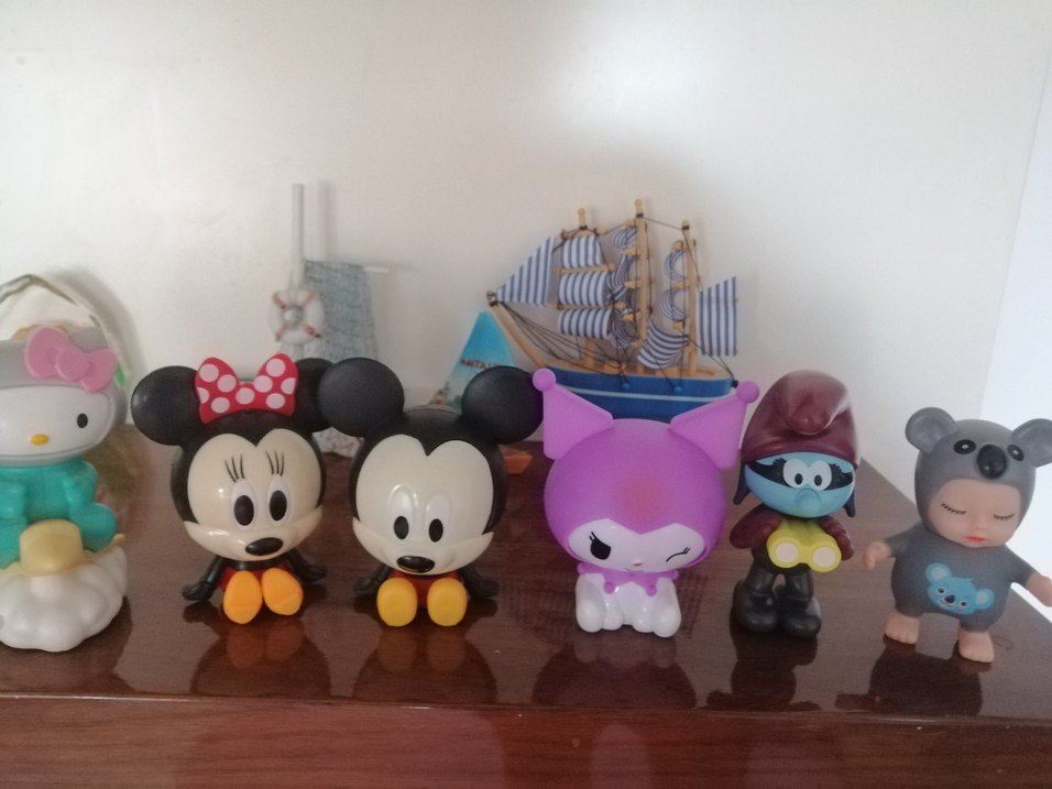 Kuromi mickey minnie smurfs figür - Görsel 2