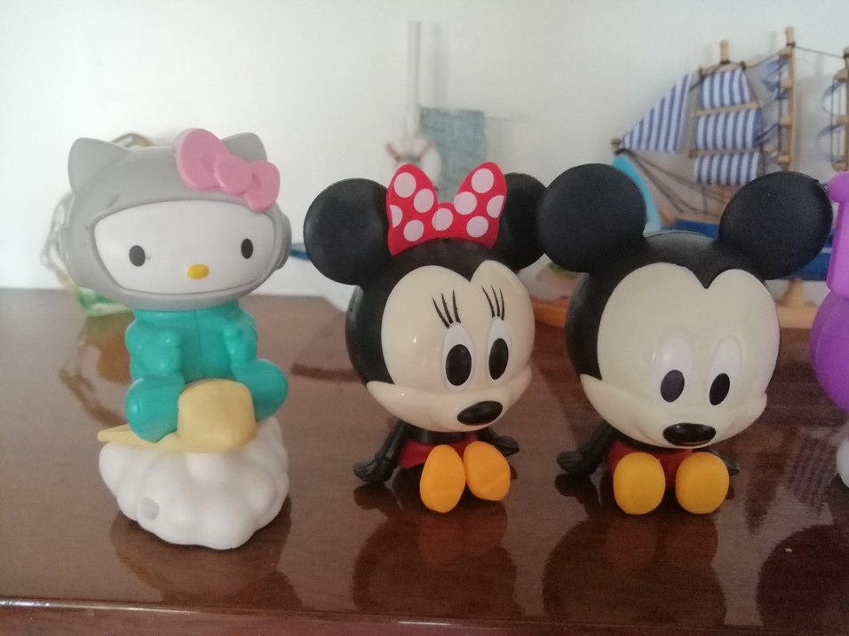 Kuromi mickey minnie smurfs figür - Görsel 3