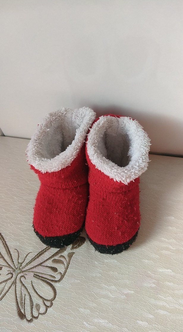 Kız Çocuk Kırmızı Nakışlı Sıcak Ev Terliği - Görsel 4