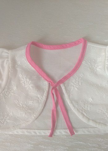 Kız Çocuk Beyaz Dantel Detaylı Bolero iki koltuk arası 26 cm - Görsel 2
