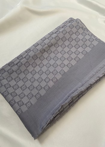 Gri Kadın şal - Görsel 3