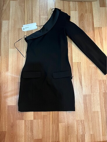 34 Beden Zara tek kollu ceket elbise
