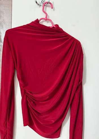 Kırmızı Drapeli Yüksek Yakalı Kadın Bluz - Görsel 2