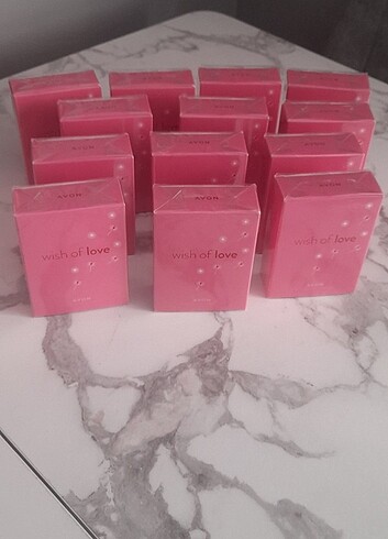 Parfum elimde 12 adet var