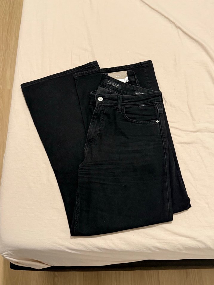 Siyah Rahat Kesim Kadın Midi Kot Pantolon - Görsel 3