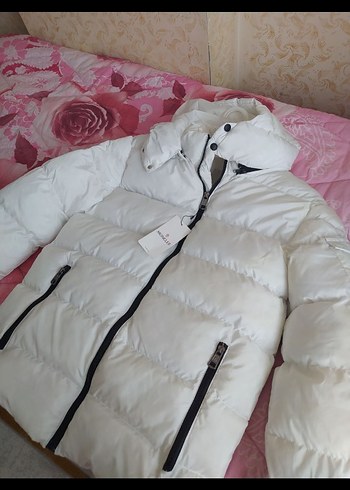 Moncler Beyaz Fermuarlı Kadın Kışlık Mont