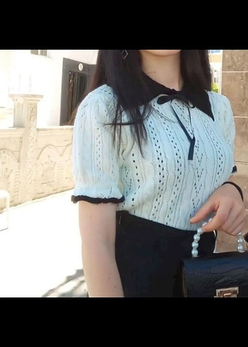 Diğer Kısa Kollu Nakışlı Beyaz Triko Bluz