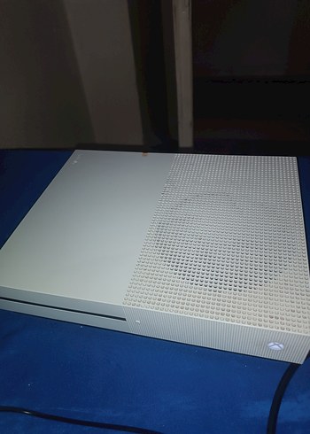 Beyaz Xbox One S Oyun Konsolu