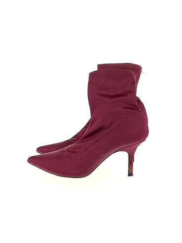 Zara Bot %70 İndirimli.