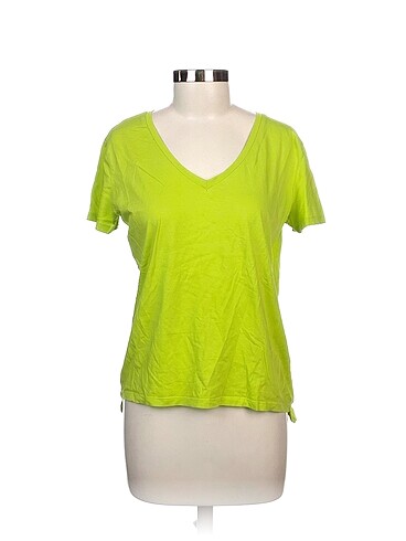 Dilvin T-shirt %70 İndirimli.