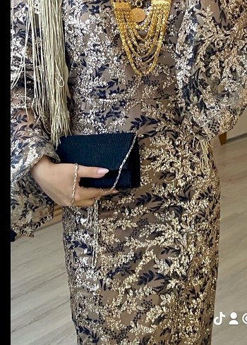 Uzun Kollu Yüksek Yakalı Altın Renkli Kadın Kına Elbisesi - Görsel 3