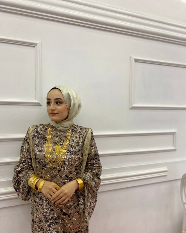 Uzun Kollu Yüksek Yakalı Altın Renkli Kadın Kına Elbisesi - Görsel 2