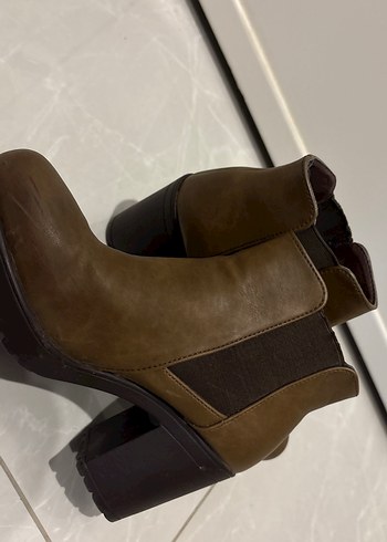 Kahverengi Süet Kadın Topuklu Bot - Görsel 2