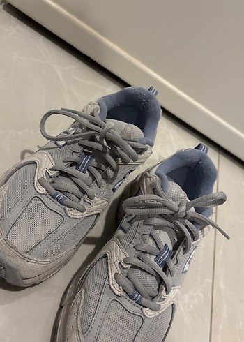 Gri Bağcıklı Kadın Spor Ayakkabı - Görsel 3
