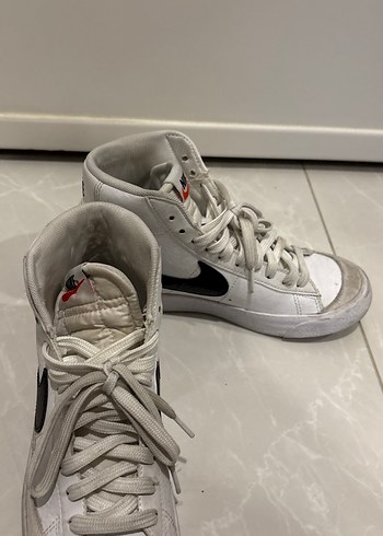 Nike Beyaz Gri Bağcıklı Spor Ayakkabı - Görsel 3