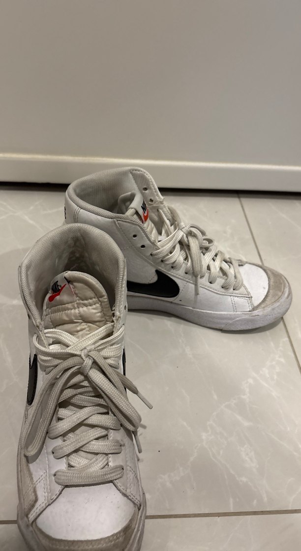 Nike Beyaz Gri Bağcıklı Spor Ayakkabı - Görsel 3