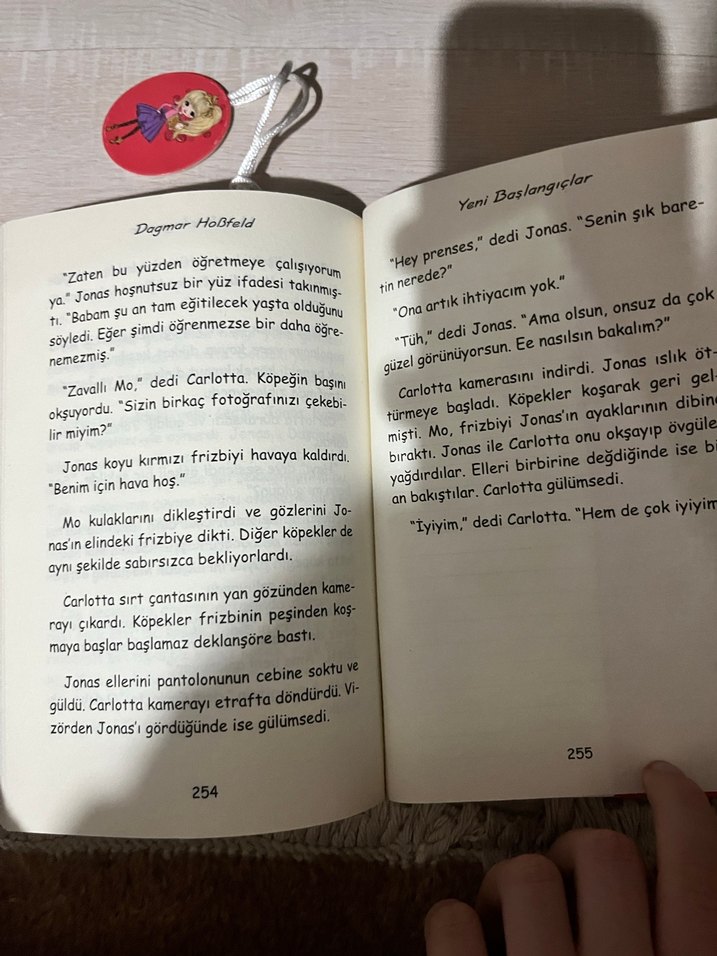 Kızlar Çetesi - Kokulu Kitap - Görsel 5
