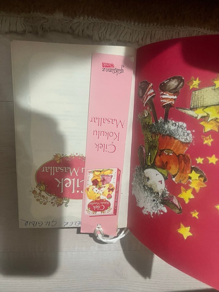 Çilek Kokulu Masallar - Çocuk Kitabı - Görsel 2