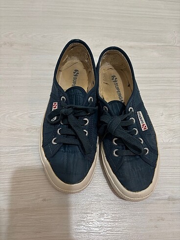 36 Beden Superga