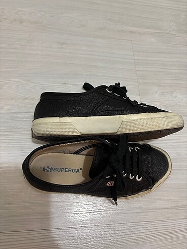 36 Beden Siyah simli superga