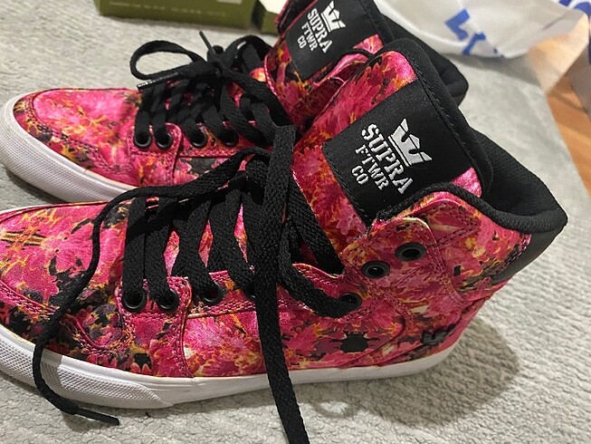 Supra Pembe Çok Renkli Siyah Bağcıklı Supra Spor Ayakkabı