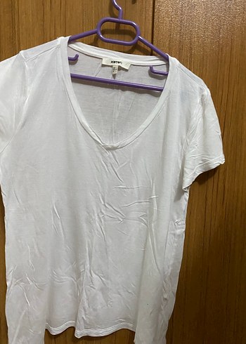 Beyaz V Yakalı Kadın T-shirt