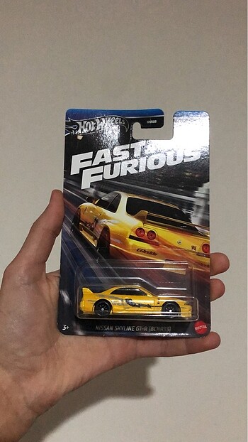hot wheels R33