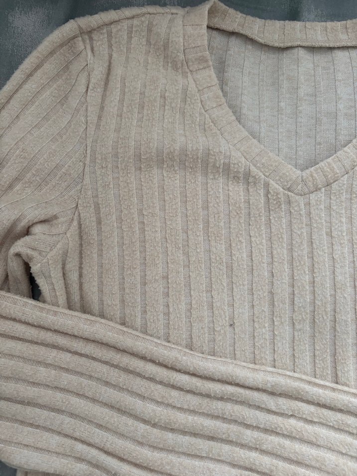 Bej V Yaka Triko Kadın Kazak - Görsel 2