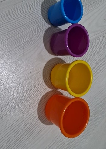 Beden Renkli Eğitici Oyuncak Bardaklar