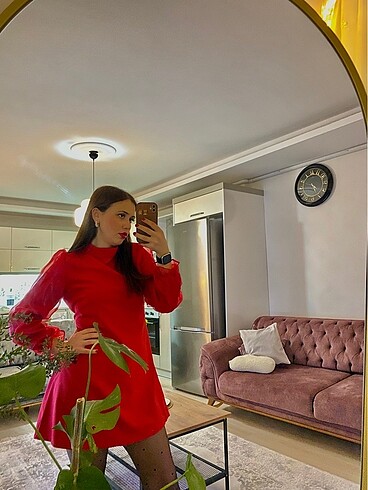 Kırmızı elbise