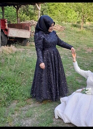 Simli siyah kabarık abiye - Görsel 2