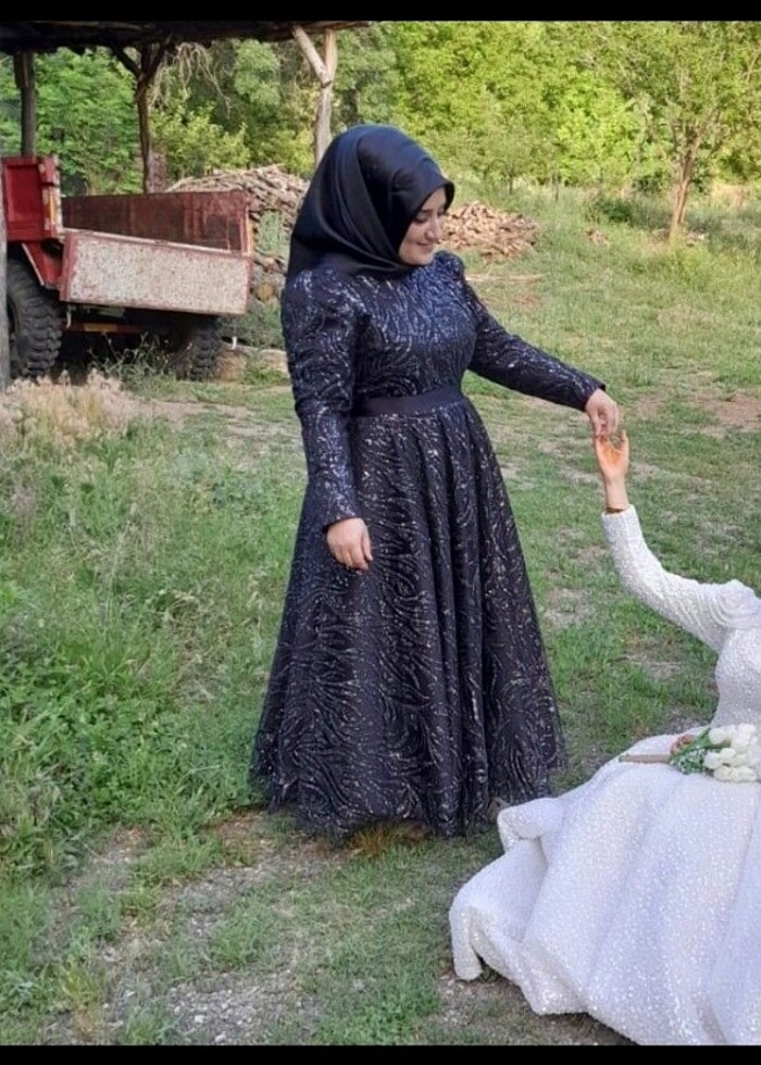 Simli siyah kabarık abiye - Görsel 2