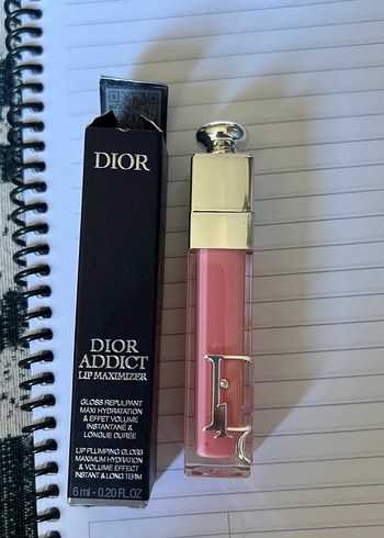 Dior Addict Parlak Pembe Dudak Parlatıcısı