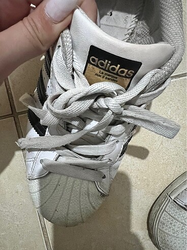 37 Beden beyaz Renk Adidas ayakkabı