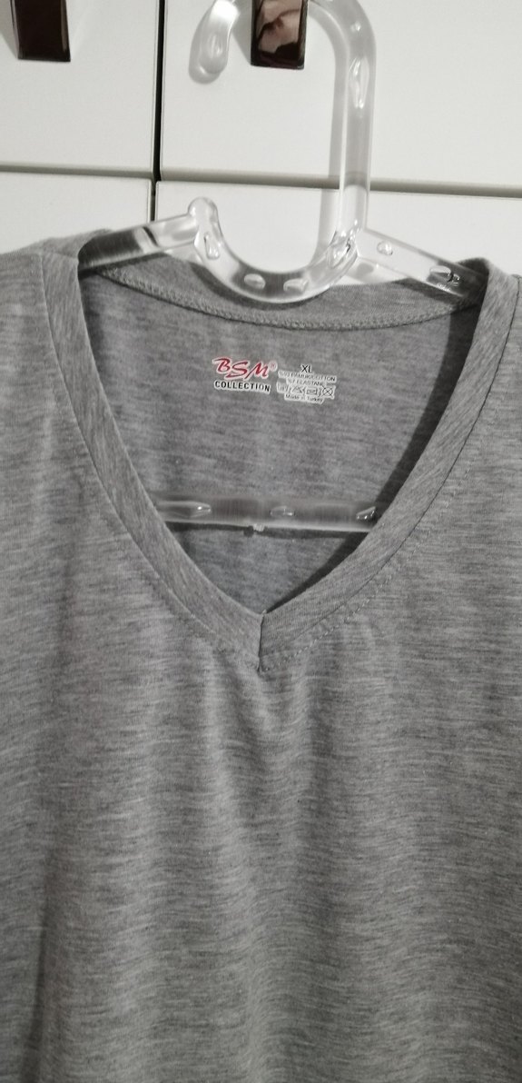 Gri Erkek V Yaka Tişört - Görsel 2