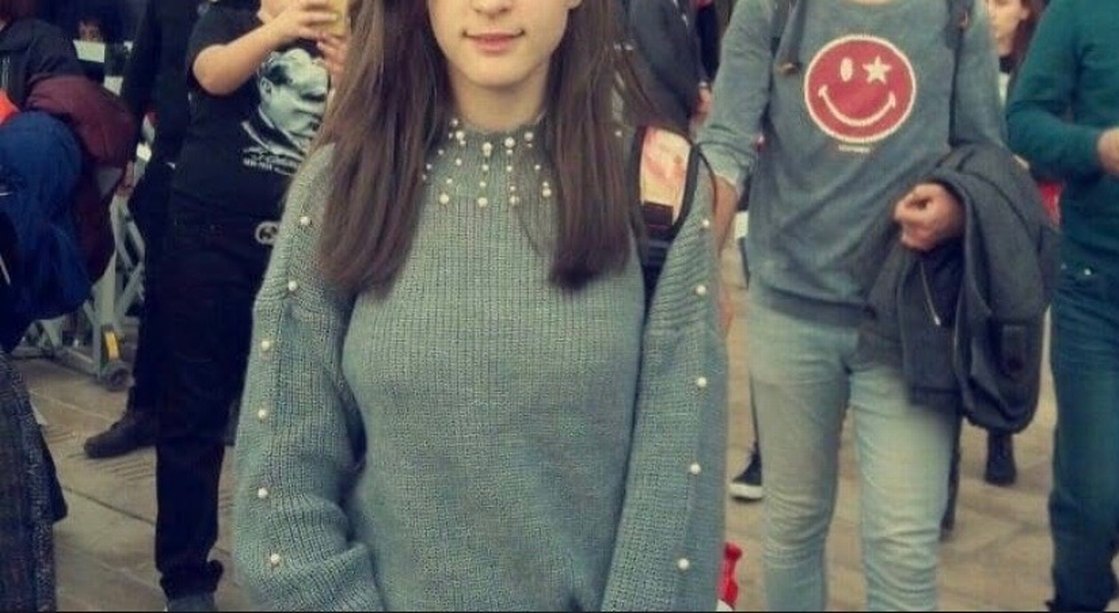 Boncuk Detaylı Gri Triko Kadın Kazak - Görsel 4